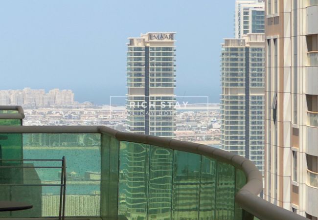 Apartment in Dubai - 1BR at Marina Pinnacle in Dubai Marina