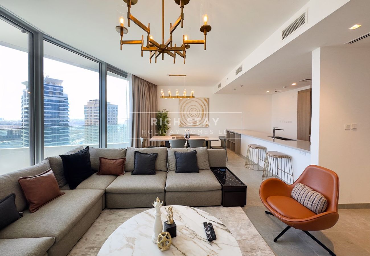 Apartment in Dubai - Amazing 2BR in Stella Maris, City View,Marina