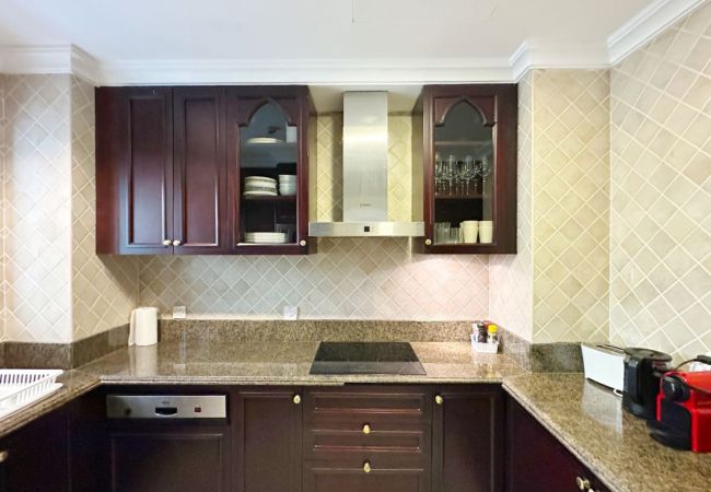 Apartment in Dubai - Upgraded 1BR in Downtown with Burj Khalifa View Apartment in Dubai - Upgraded 1BR in Downtown with Burj Khalifa View