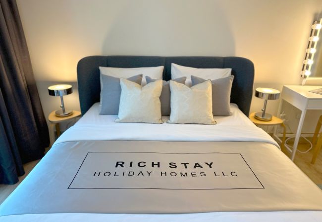 Apartment in Dubai - Upgraded 1BR in Downtown with Burj Khalifa View Apartment in Dubai - Upgraded 1BR in Downtown with Burj Khalifa View