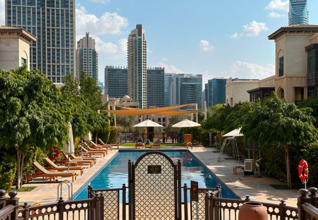 Apartment in Dubai - Upgraded 1BR in Downtown with Burj Khalifa View Apartment in Dubai - Upgraded 1BR in Downtown with Burj Khalifa View