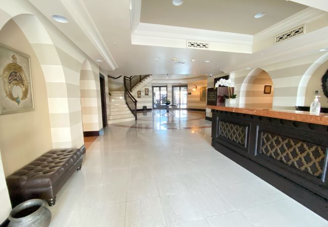 Apartment in Dubai - Upgraded 1BR in Downtown with Burj Khalifa View Apartment in Dubai - Upgraded 1BR in Downtown with Burj Khalifa View