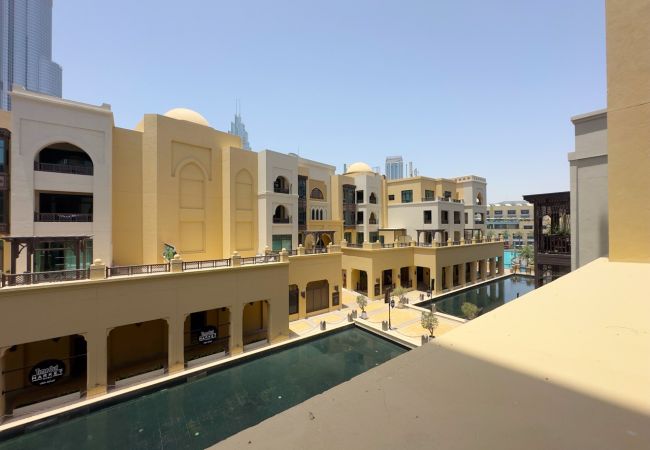 Apartment in Dubai - Upgraded 1BR in Downtown with Burj Khalifa View Apartment in Dubai - Upgraded 1BR in Downtown with Burj Khalifa View