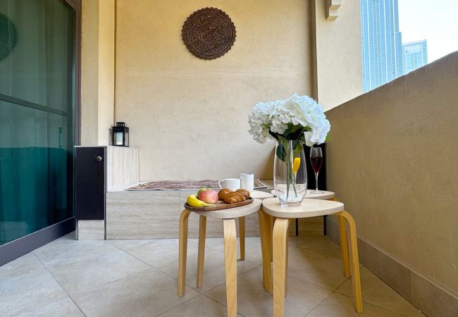 Apartment in Dubai - Upgraded 1BR in Downtown with Burj Khalifa View Apartment in Dubai - Upgraded 1BR in Downtown with Burj Khalifa View