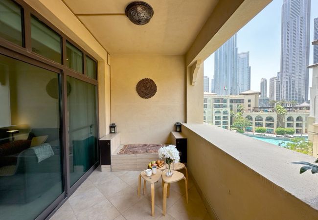Apartment in Dubai - Upgraded 1BR in Downtown with Burj Khalifa View Apartment in Dubai - Upgraded 1BR in Downtown with Burj Khalifa View