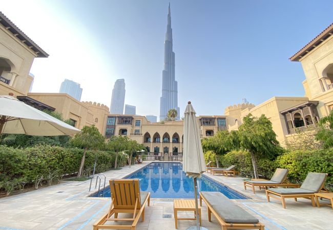 Apartment in Dubai - Upgraded 1BR in Downtown with Burj Khalifa View Apartment in Dubai - Upgraded 1BR in Downtown with Burj Khalifa View