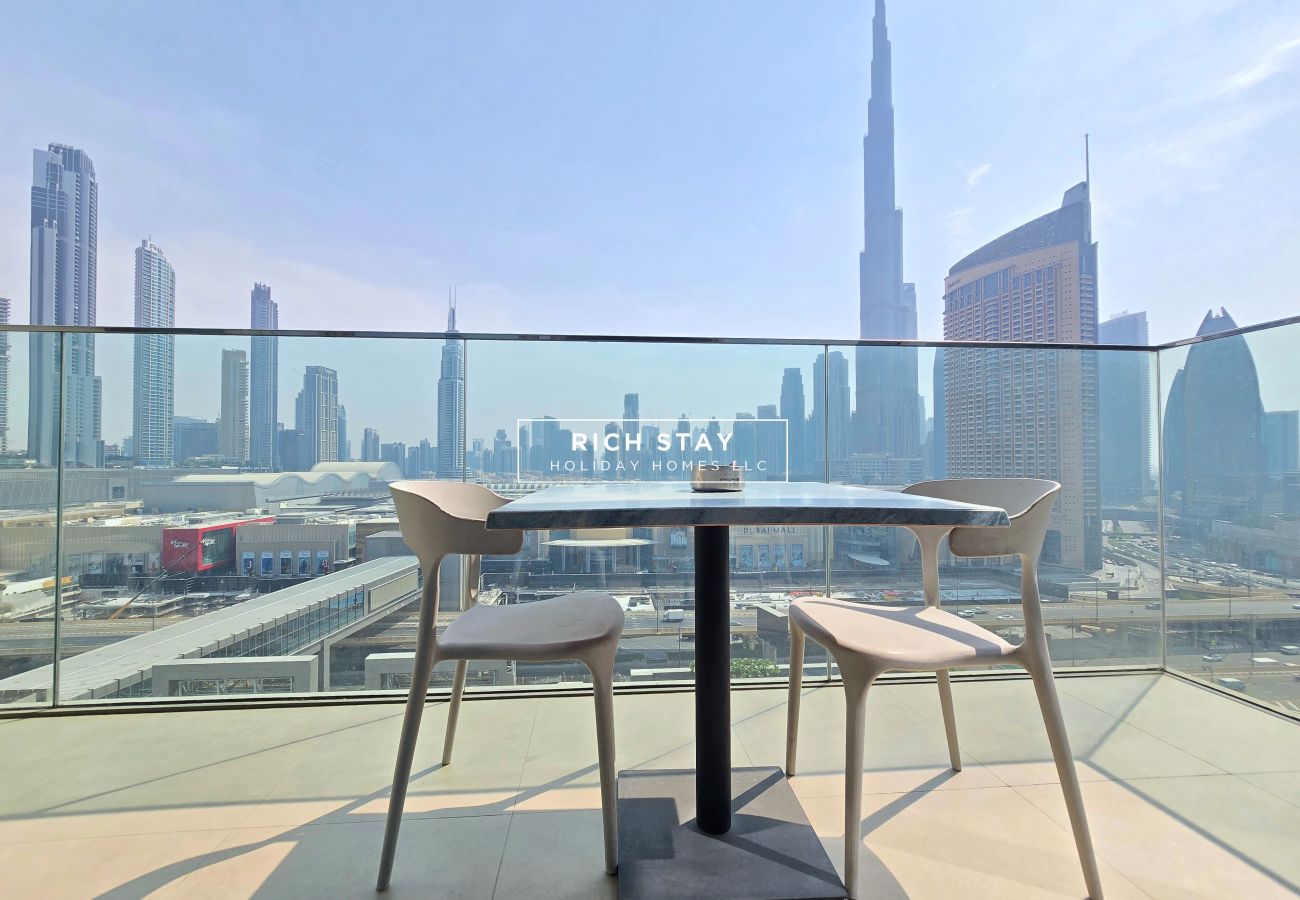Apartment in Dubai - Premium 3BR with Burj Khalifa & Dubai Mall view
