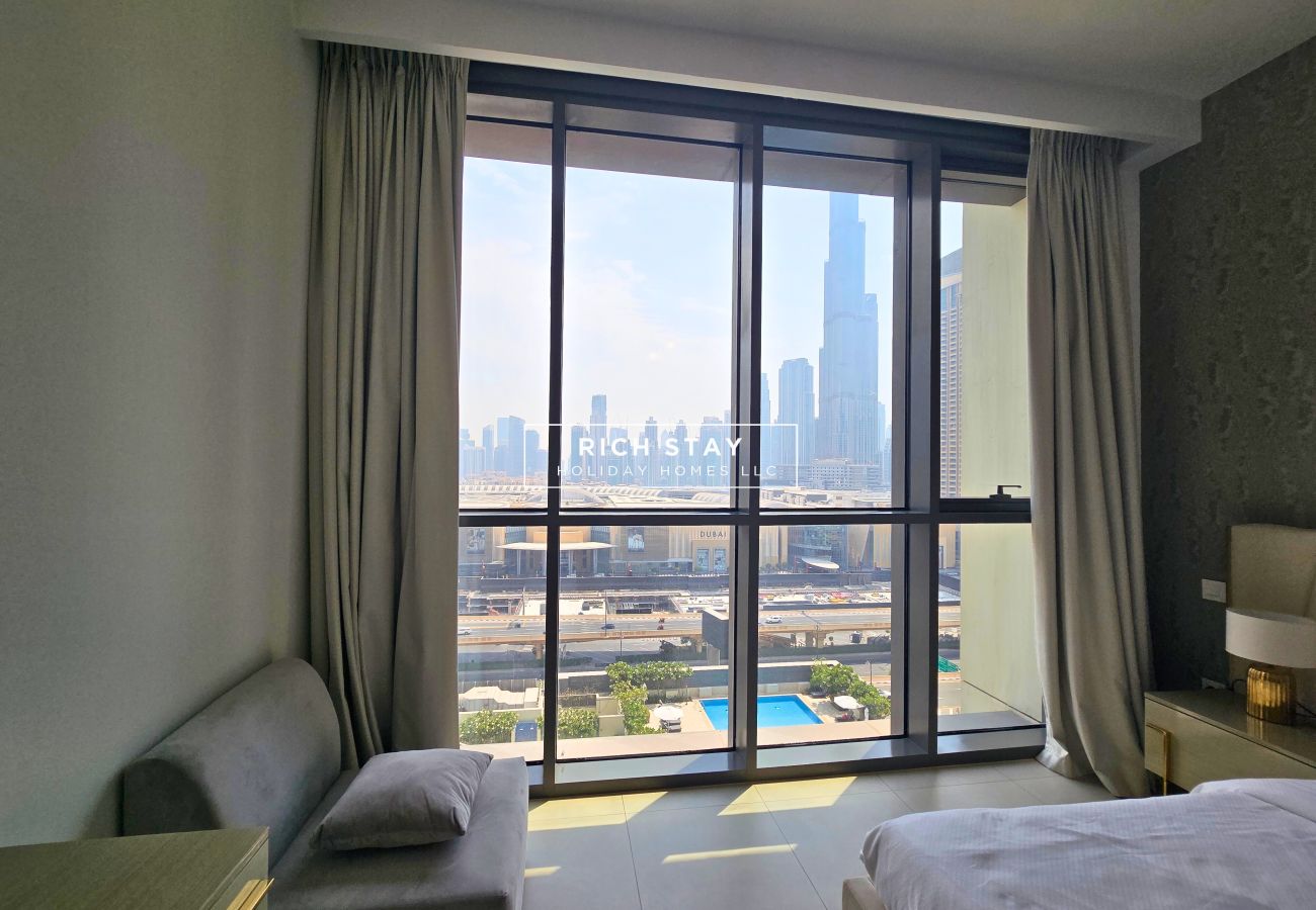 Apartment in Dubai - Premium 3BR with Burj Khalifa & Dubai Mall view