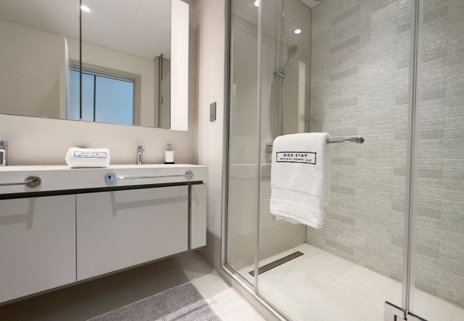 Apartment in Dubai -  Sunrise Bay 3BR EMAAR Beachfront Dubai Harbour Apartment in Dubai -  Sunrise Bay 3BR EMAAR Beachfront Dubai Harbour