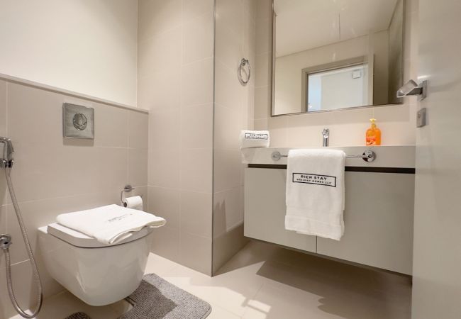 Apartment in Dubai -  Sunrise Bay 3BR EMAAR Beachfront Dubai Harbour Apartment in Dubai -  Sunrise Bay 3BR EMAAR Beachfront Dubai Harbour