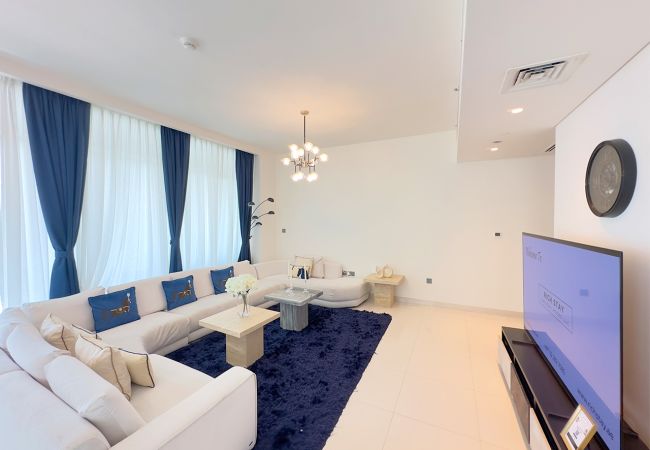 Apartment in Dubai -  Sunrise Bay 3BR EMAAR Beachfront Dubai Harbour Apartment in Dubai -  Sunrise Bay 3BR EMAAR Beachfront Dubai Harbour