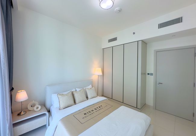 Apartment in Dubai -  Sunrise Bay 3BR EMAAR Beachfront Dubai Harbour Apartment in Dubai -  Sunrise Bay 3BR EMAAR Beachfront Dubai Harbour