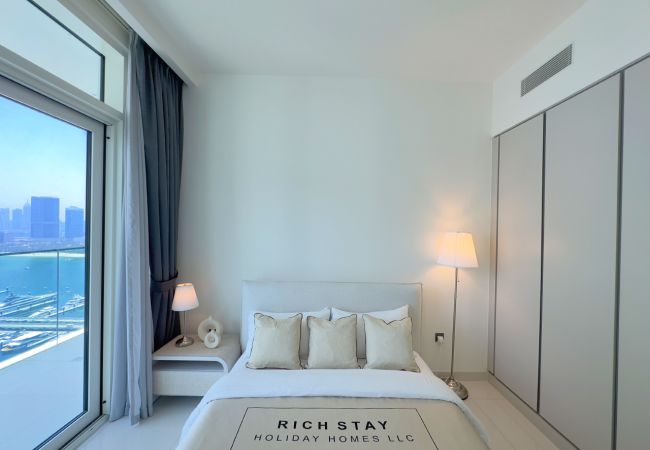 Apartment in Dubai -  Sunrise Bay 3BR EMAAR Beachfront Dubai Harbour Apartment in Dubai -  Sunrise Bay 3BR EMAAR Beachfront Dubai Harbour