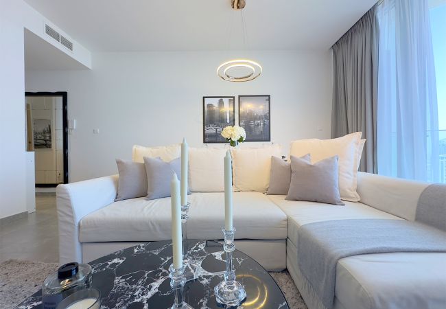 Apartment in Dubai - Stunning 1BR in Stella Maris, City View, Marina Apartment in Dubai - Stunning 1BR in Stella Maris, City View, Marina