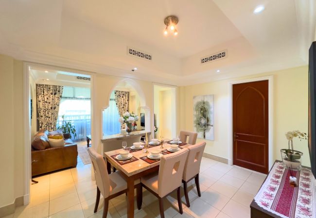Apartment in Dubai -  Spectacular 2BR with Burj & Dubai Mall view Apartment in Dubai -  Spectacular 2BR with Burj & Dubai Mall view