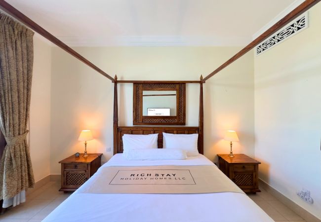 Apartment in Dubai -  Spectacular 2BR with Burj & Dubai Mall view Apartment in Dubai -  Spectacular 2BR with Burj & Dubai Mall view
