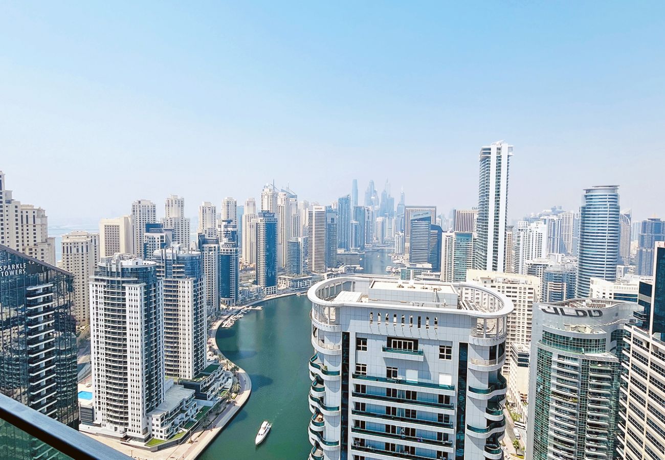 Apartment in Dubai - Luxurious 2BR in Stella Maris, Ain & Marina View