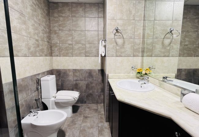 Apartment in Dubai - Canal View 2+Maid in KG Tower, Dubai Marina Apartment in Dubai - Canal View 2+Maid in KG Tower, Dubai Marina