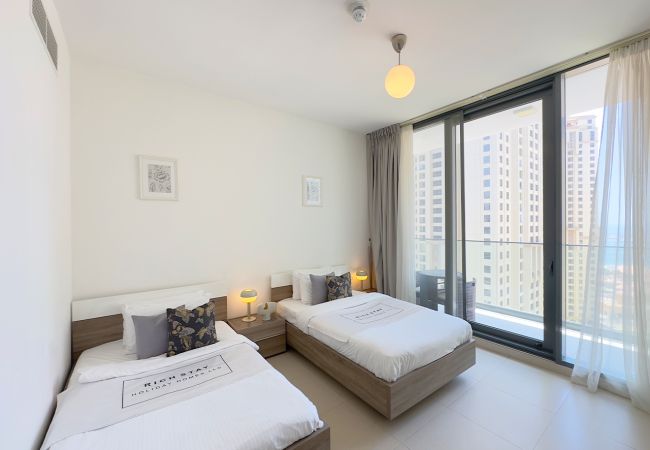 Apartment in Dubai -  Alluring 2BR at LIV Residences in Dubai Marina Apartment in Dubai -  Alluring 2BR at LIV Residences in Dubai Marina