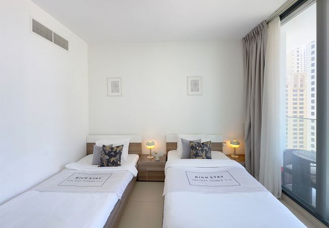 Apartment in Dubai -  Alluring 2BR at LIV Residences in Dubai Marina Apartment in Dubai -  Alluring 2BR at LIV Residences in Dubai Marina