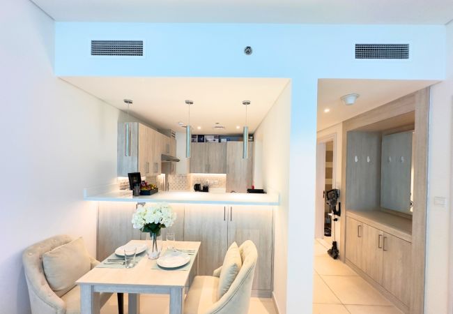 Apartment in Dubai - Seven Palm Escape: 1BR in Palm Jumeirah Apartment in Dubai - Seven Palm Escape: 1BR in Palm Jumeirah