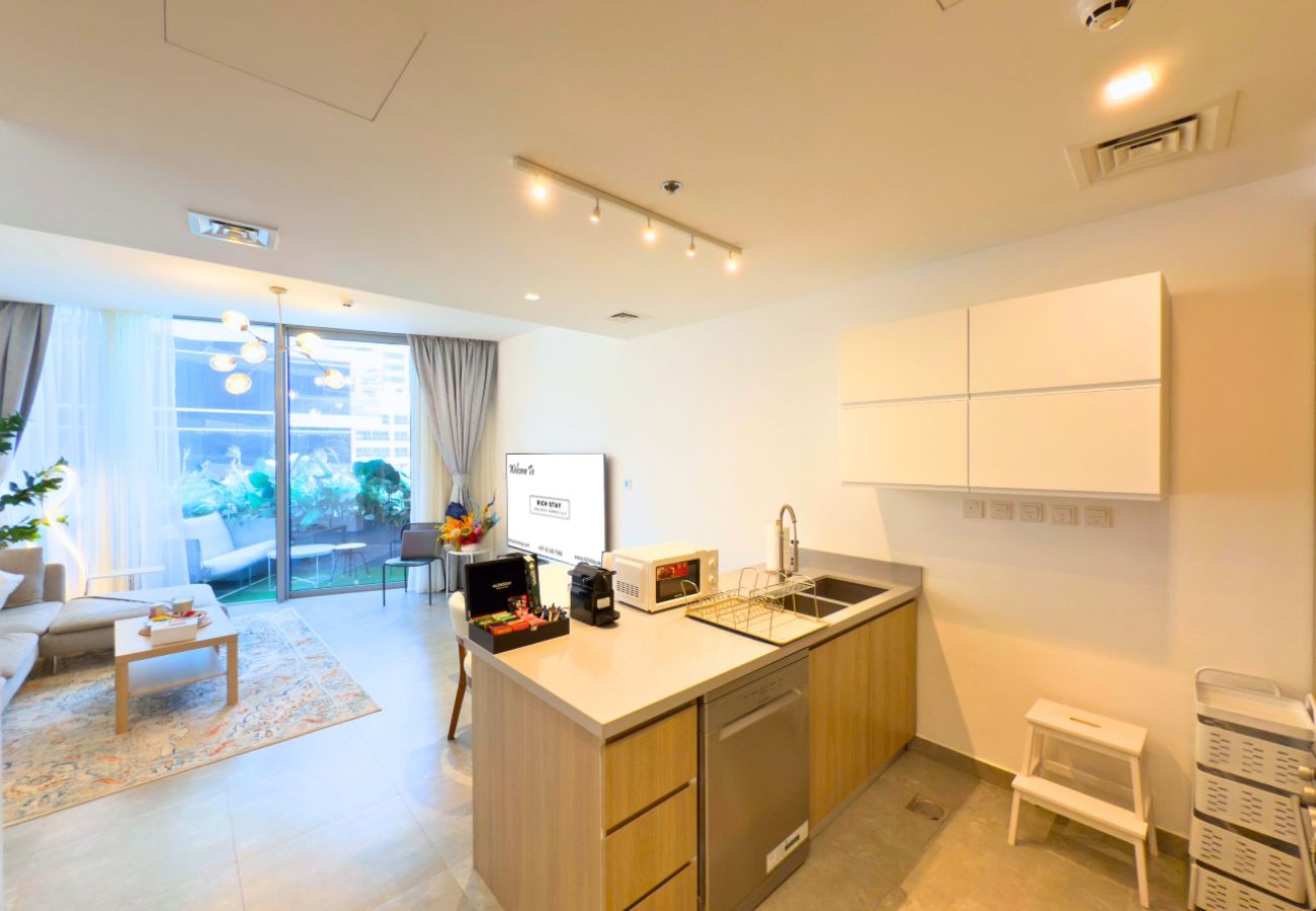 Apartment in Dubai - 305-Unique 1 BR in Stella Maris, City View