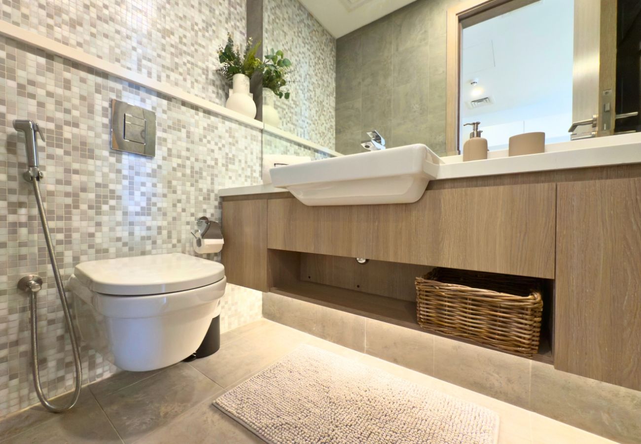 Apartment in Dubai - 305-Unique 1 BR in Stella Maris, City View