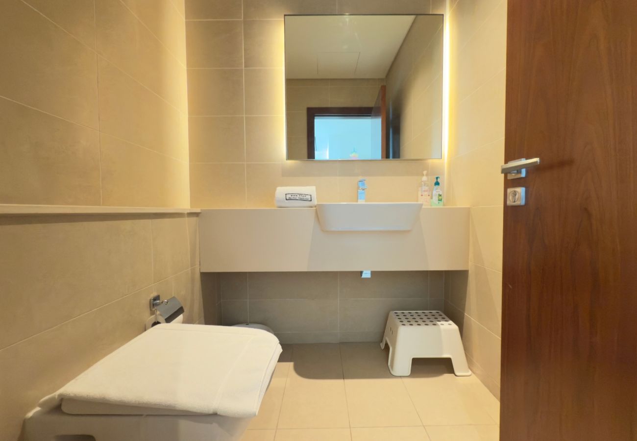 Apartment in Dubai - Skyline Serenity ,3BR Oasis Overlooking the Marina