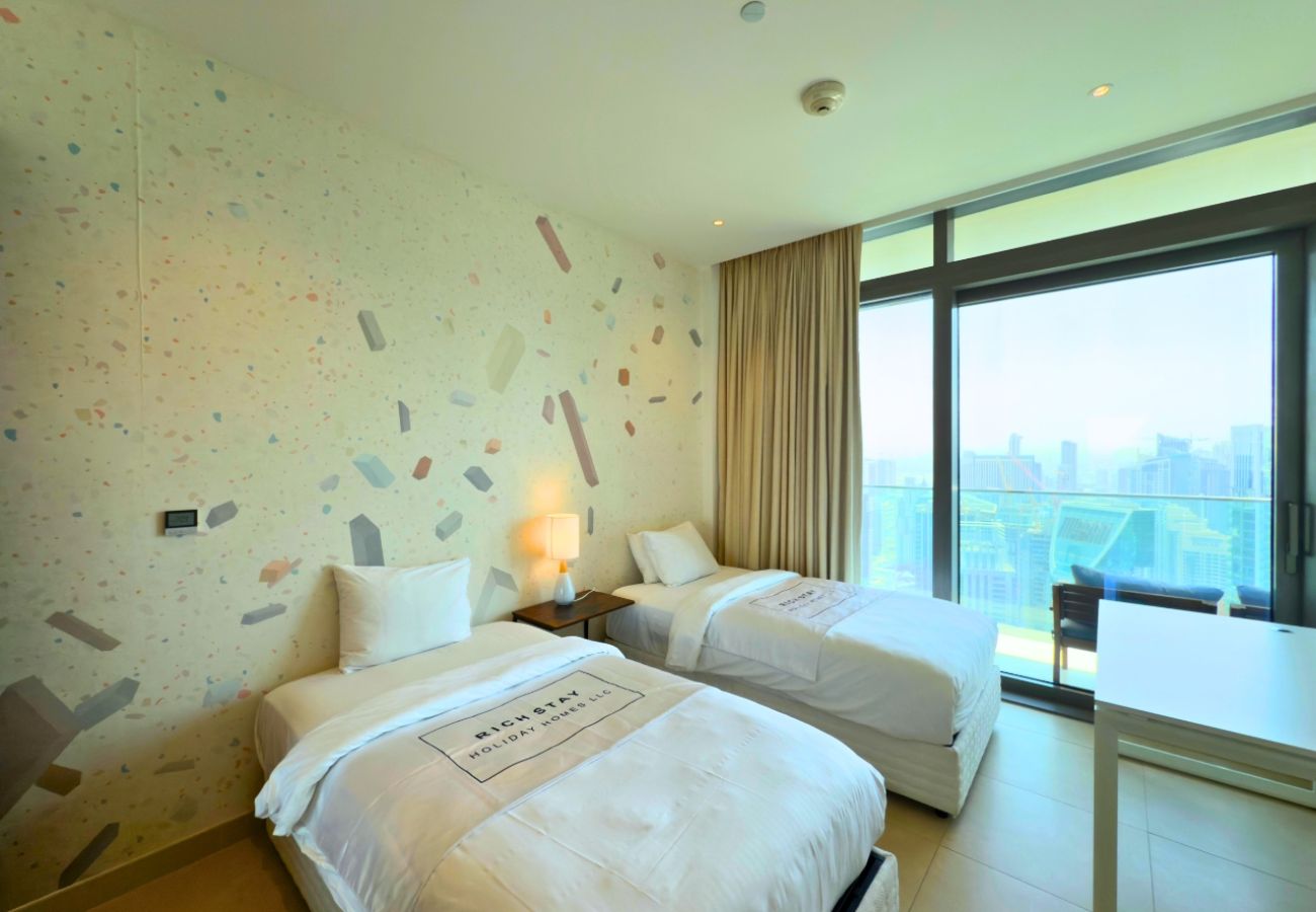 Apartment in Dubai - Skyline Serenity ,3BR Oasis Overlooking the Marina