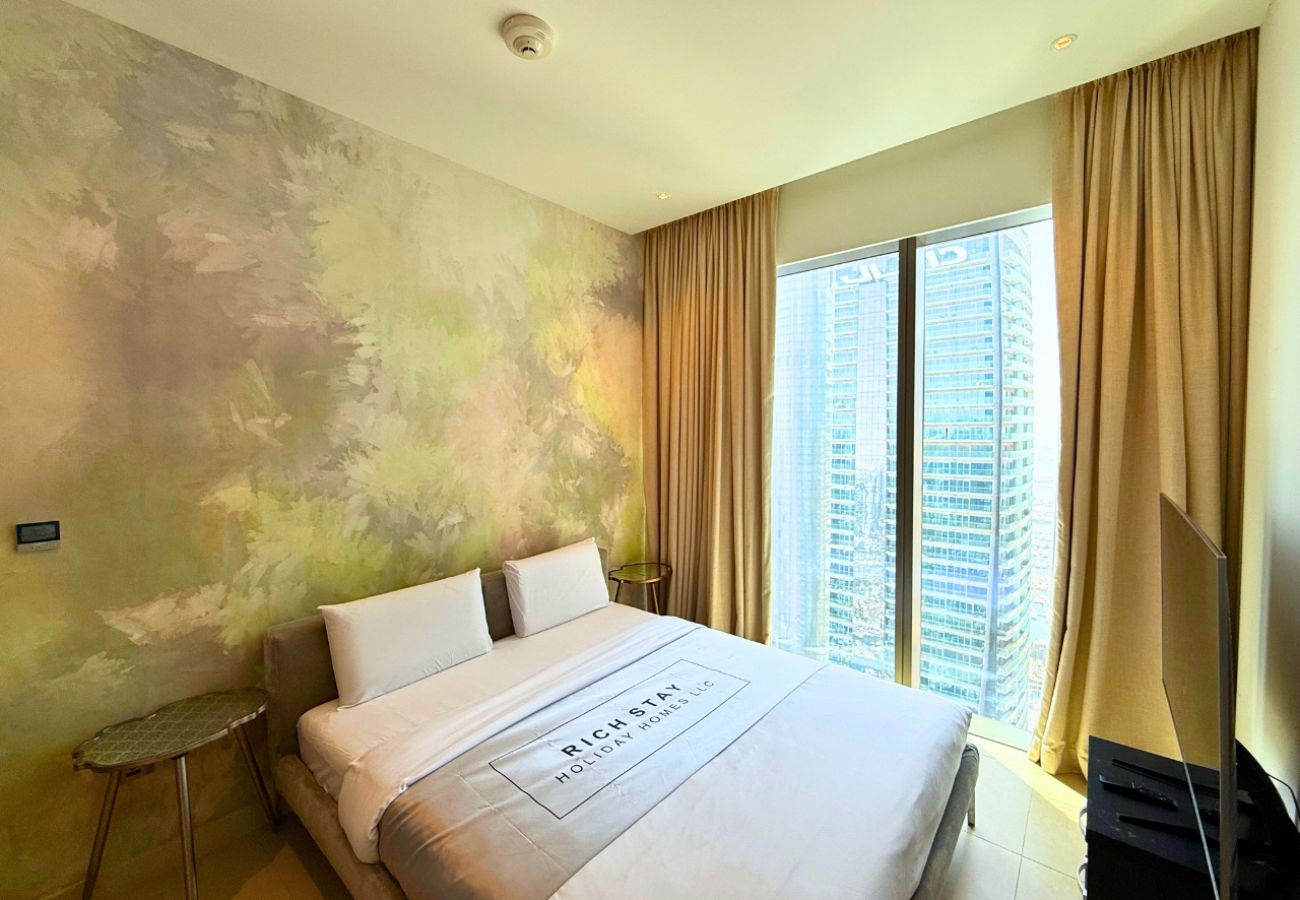 Apartment in Dubai - Skyline Serenity ,3BR Oasis Overlooking the Marina