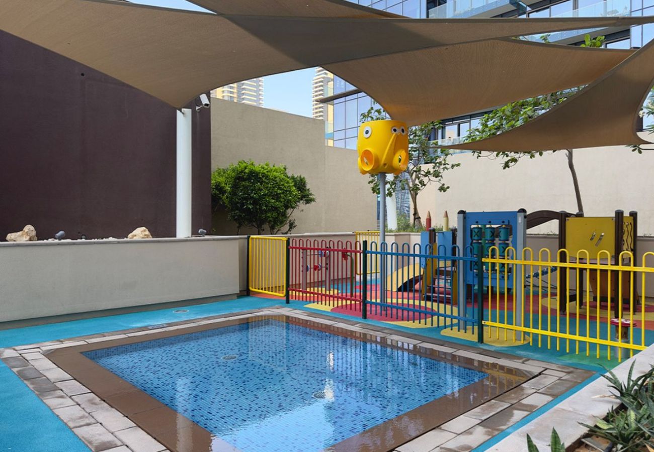 Apartment in Dubai - Skyline Serenity ,3BR Oasis Overlooking the Marina