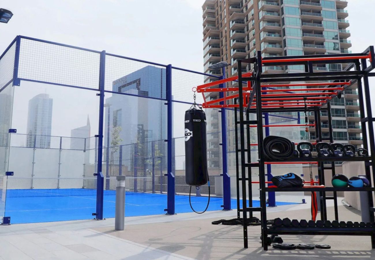 Apartment in Dubai - Skyline Serenity ,3BR Oasis Overlooking the Marina