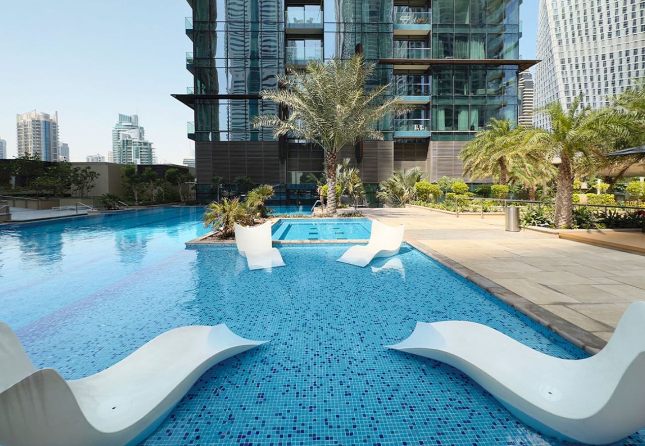 Apartment in Dubai - Skyline Serenity ,3BR Oasis Overlooking the Marina