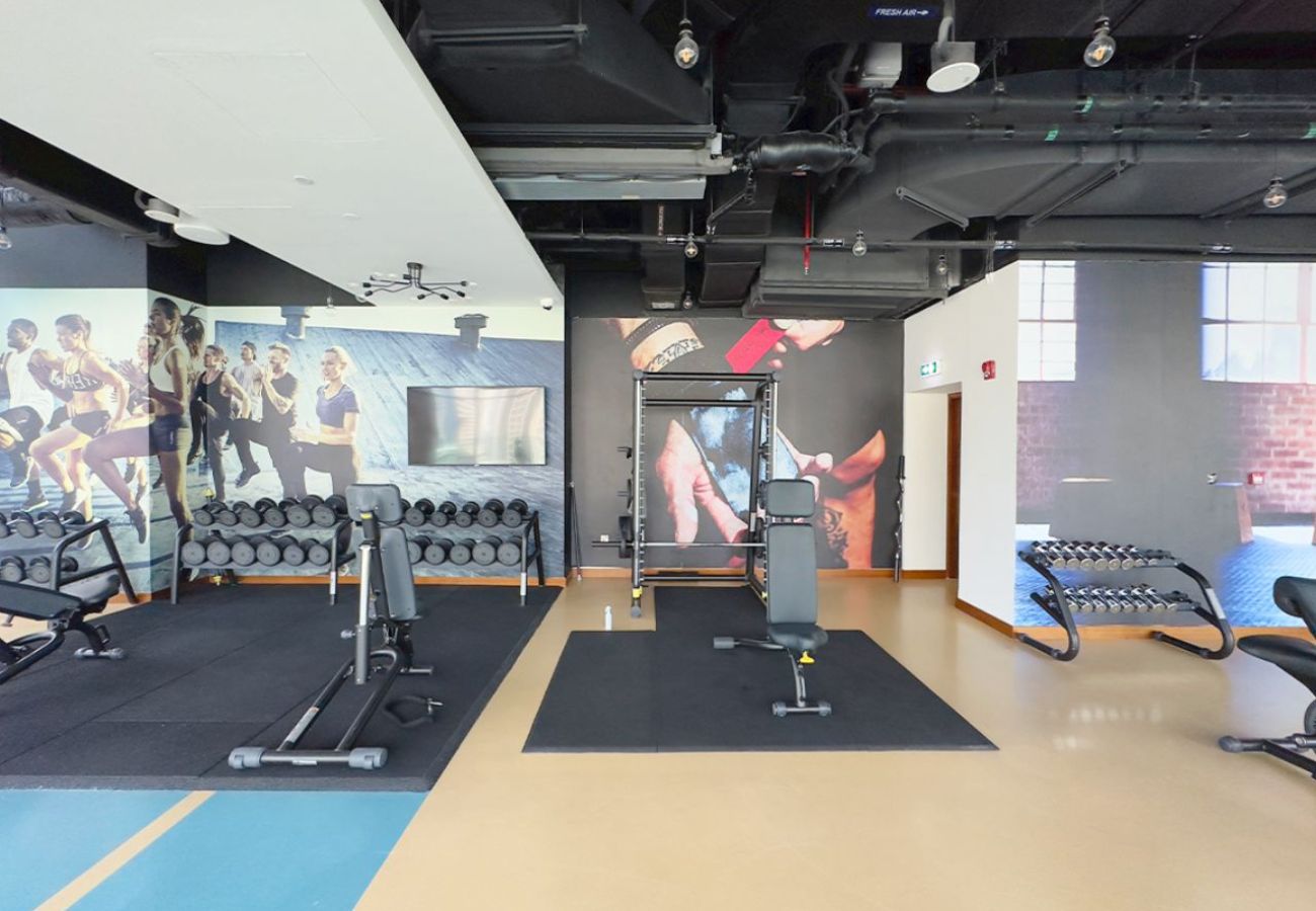 Apartment in Dubai - Skyline Serenity ,3BR Oasis Overlooking the Marina